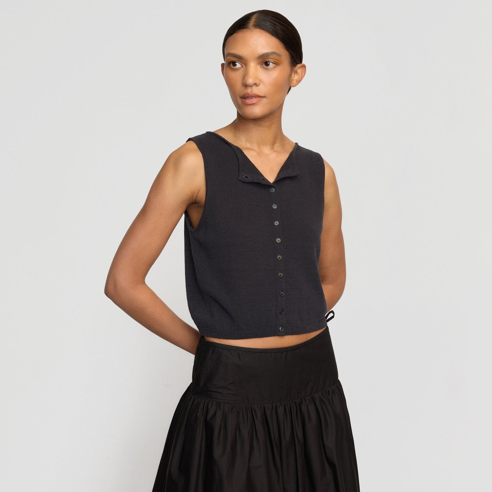 elith-cotton-linen-button-knit-vest-washed-black-0