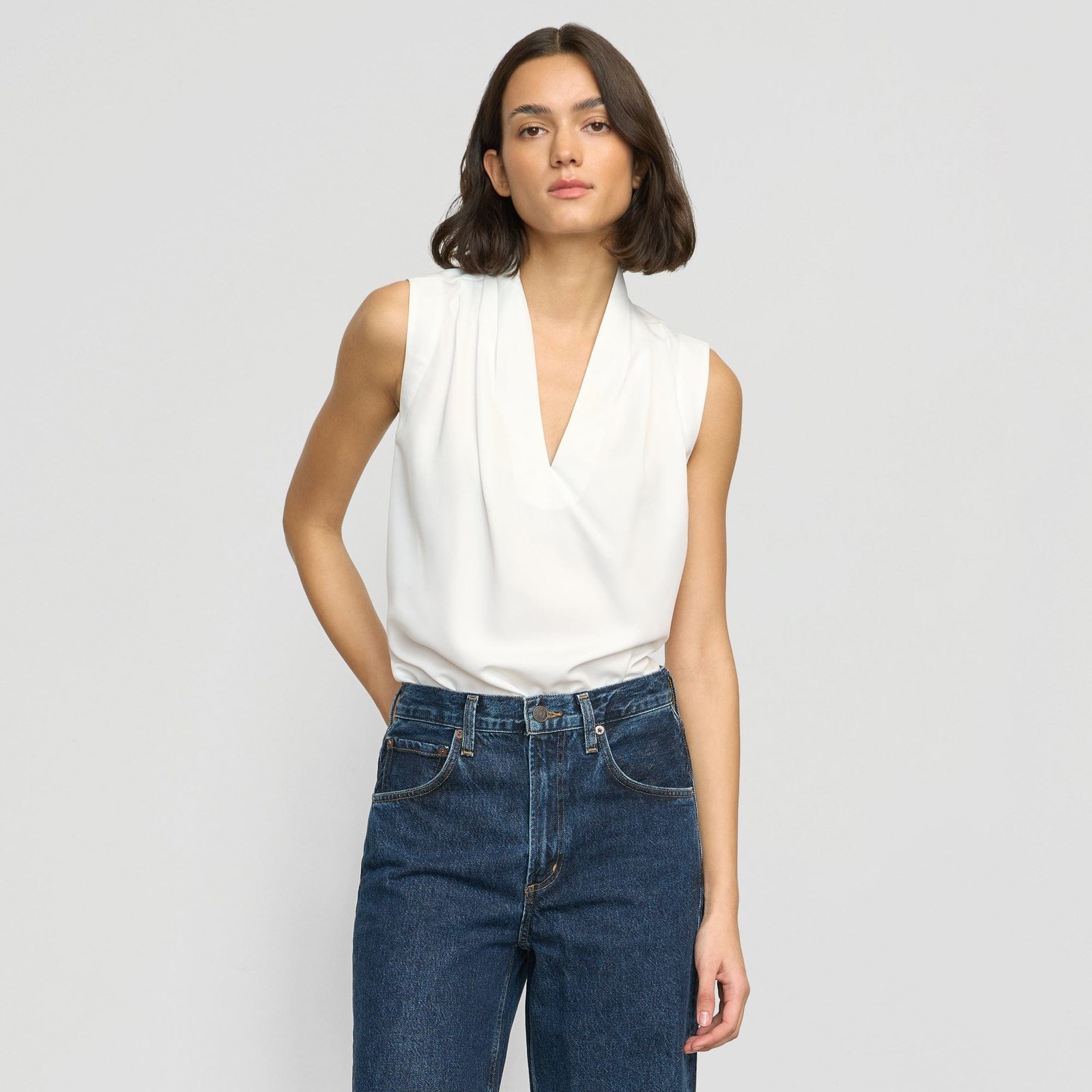 jae-v-neck-sleeveless-blouse-ivory-0_18c78322-2811-48ae-a922-efd8bda62f2d