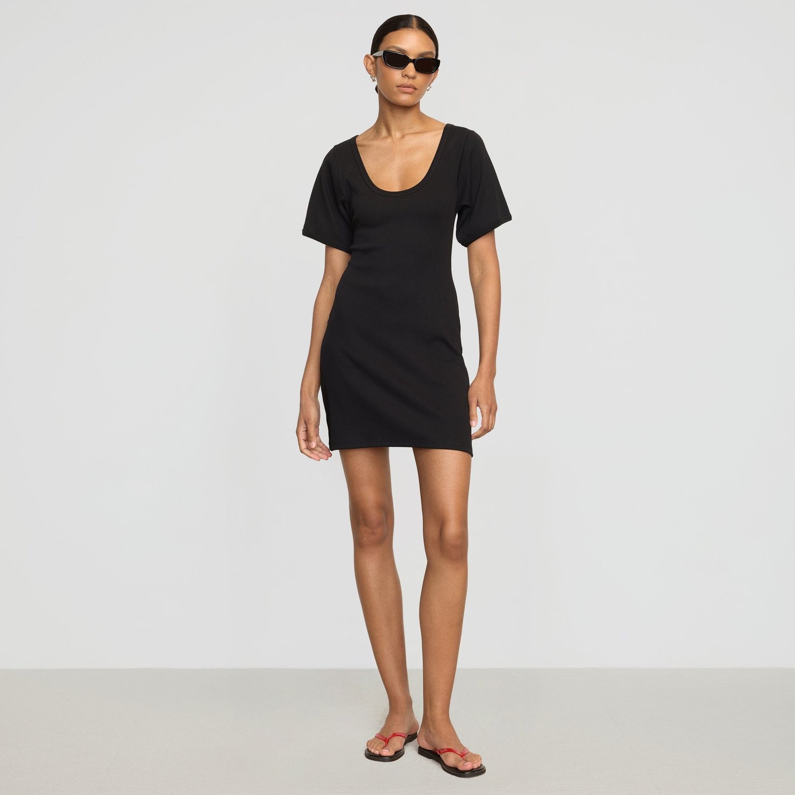rae-sculpted-scoop-neck-mini-dress-black-0_a381f701-a9a7-44e4-b98b-70fce4377ada